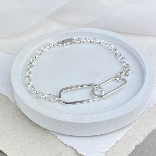 Silver oval link bracelet