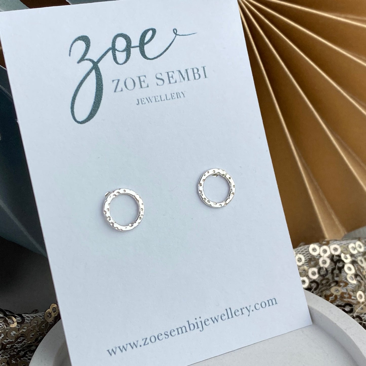 Mini wreath studs