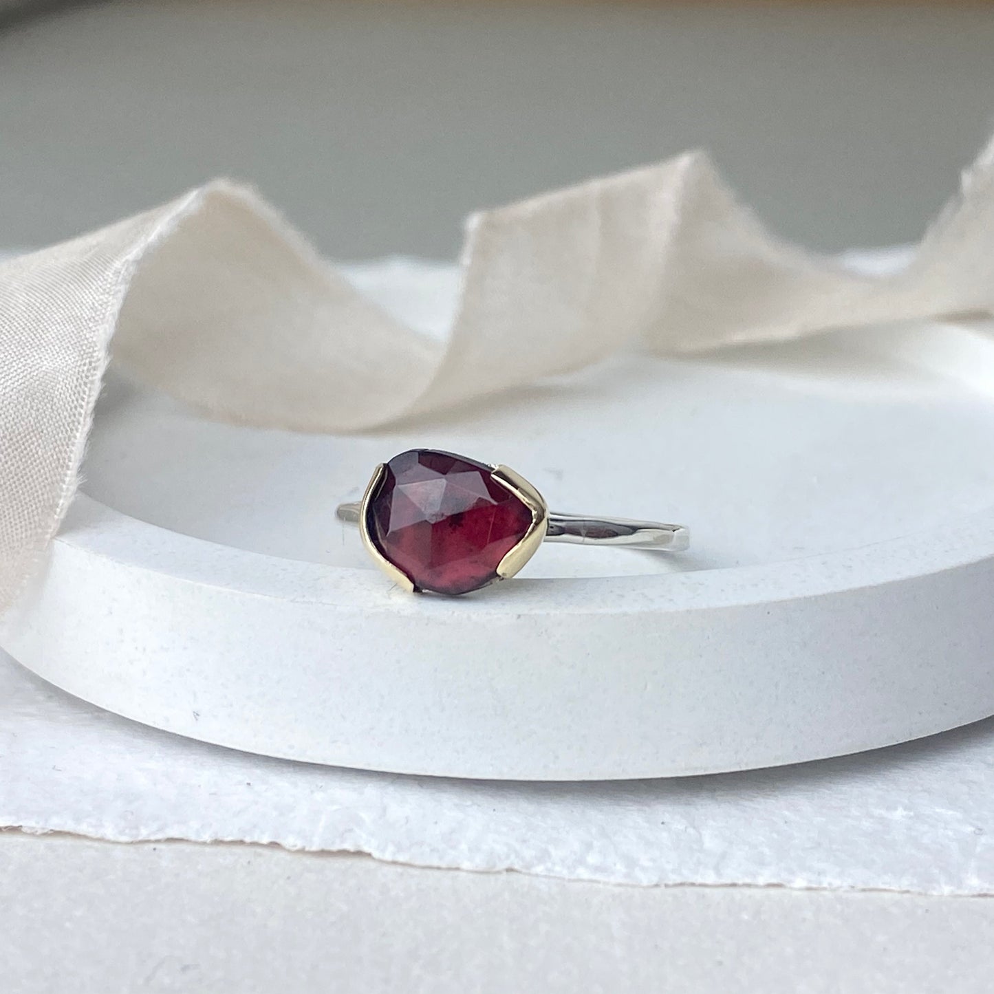 Garnet ring in silver and 9ct gold
